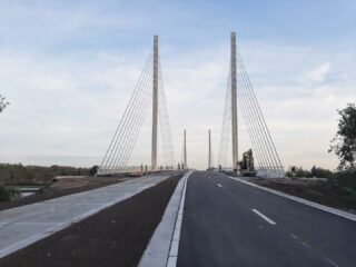 Goed nieuws: Ons lokaal is opnieuw beter bereikbaar.
Brug Godsheide (Tuikabelbrug) is terug open voor het verkeer.🚗🚕🚙🚌🚲🛵🏍🌉🌁